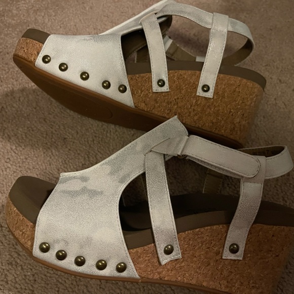 White metallic sandals size 7 - Picture 6 of 7